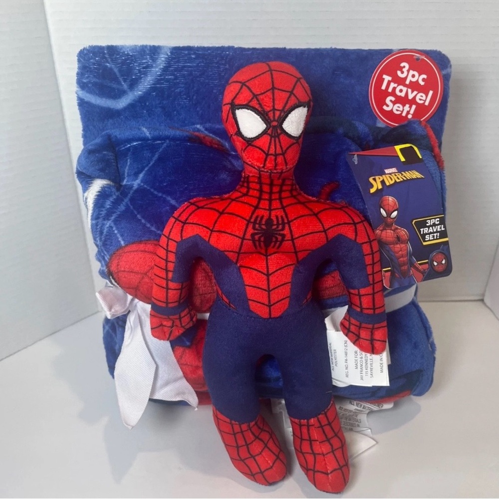 Disney Marvel Spider-Man 3Pc Travel gift set Red Blue blanket, pillow, plush
